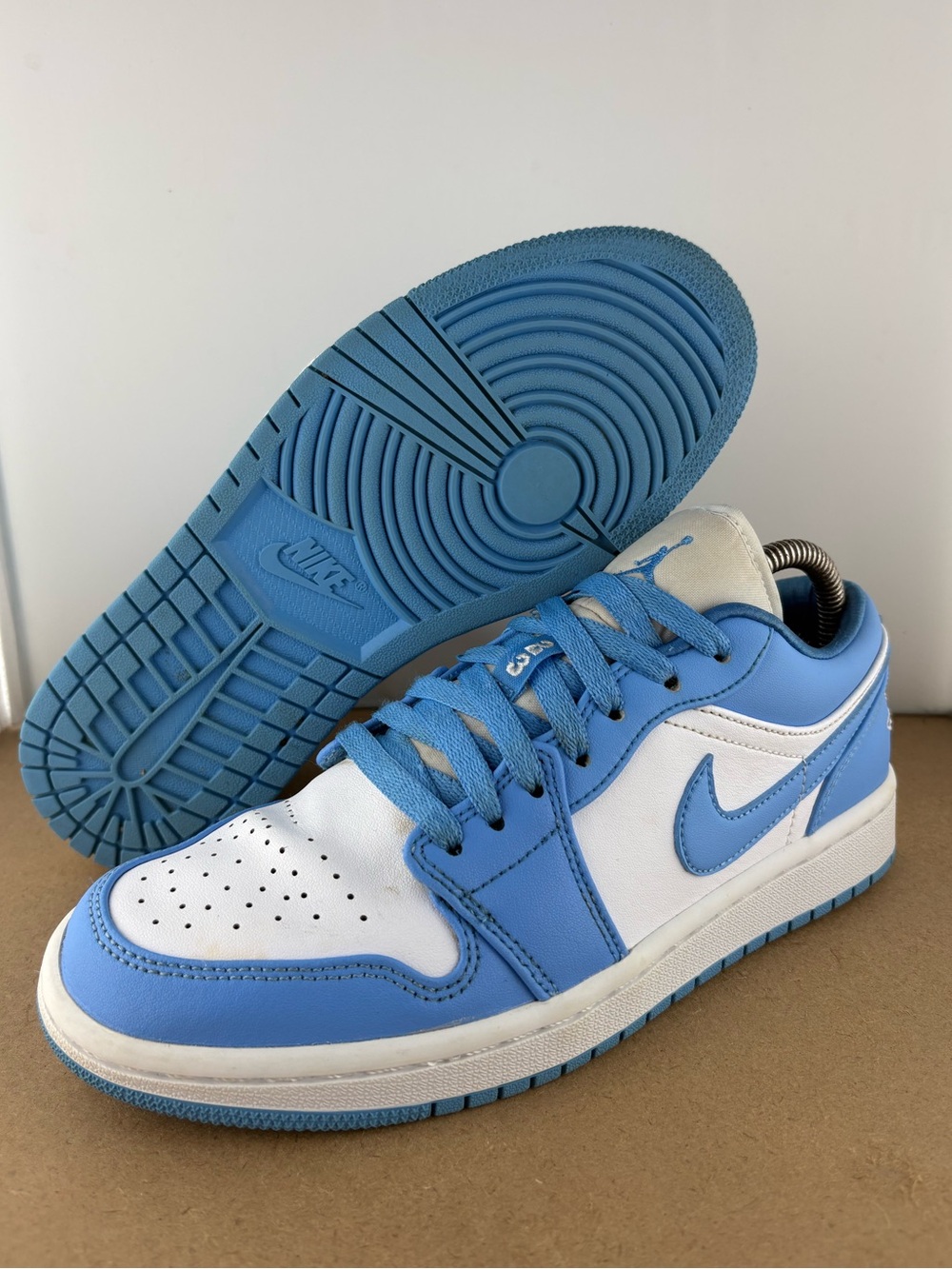 Nike Air Jordan 1 Low UNC University Blue Sneakers AO9944-441 Womens Size 8 (A1)